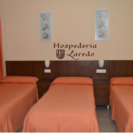 Hospederia Laredo Hotel Ла Карлота Екстериор снимка