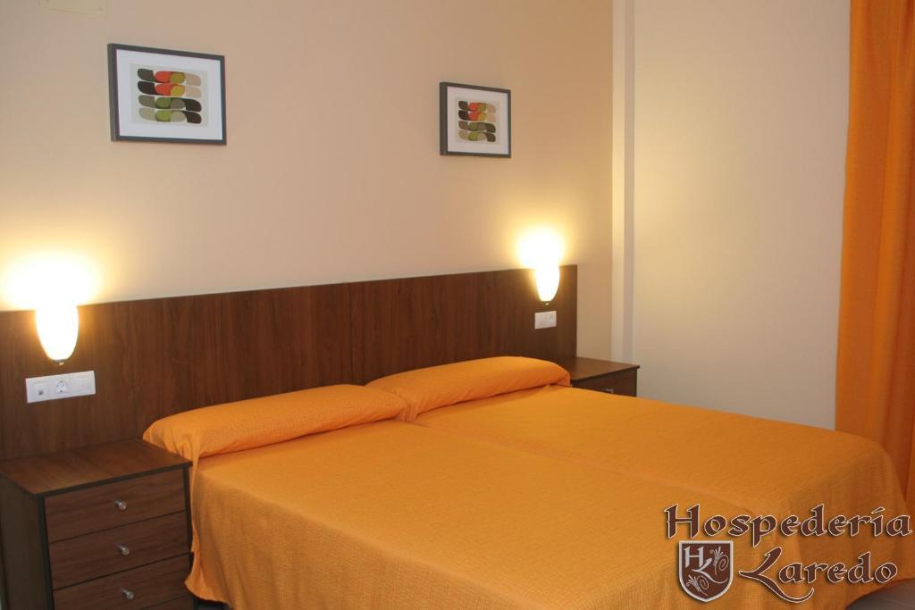 Hospederia Laredo Hotel Ла Карлота Стая снимка