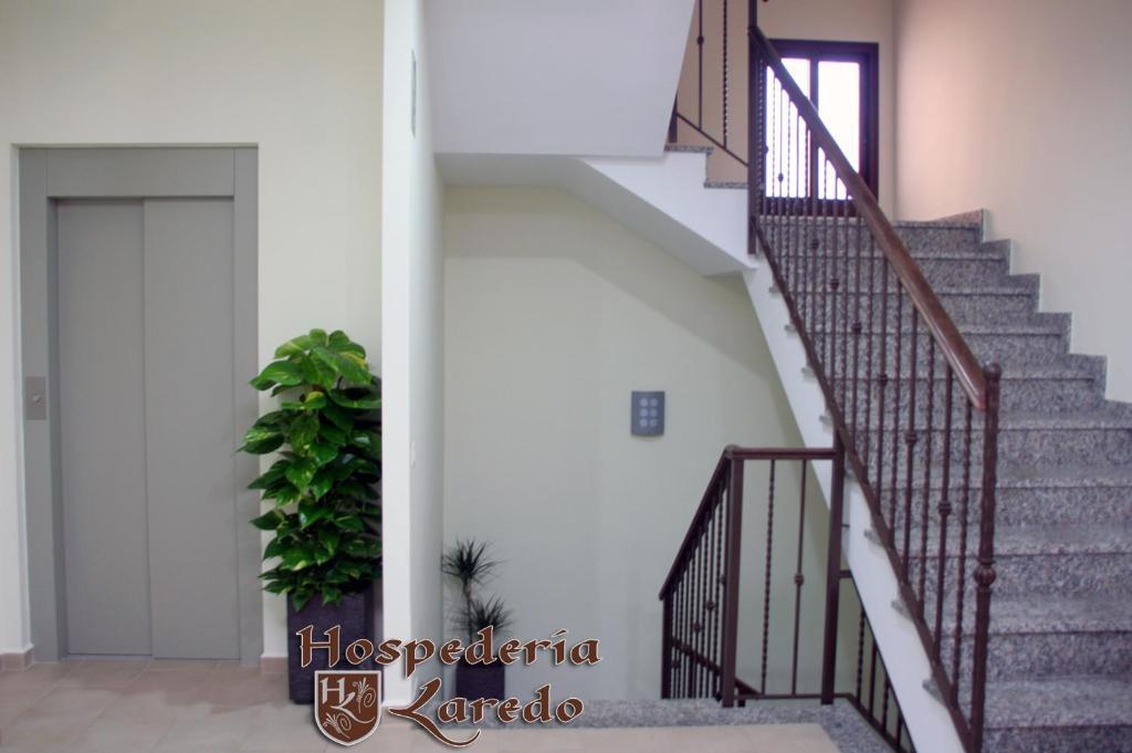 Hospederia Laredo Hotel Ла Карлота Екстериор снимка