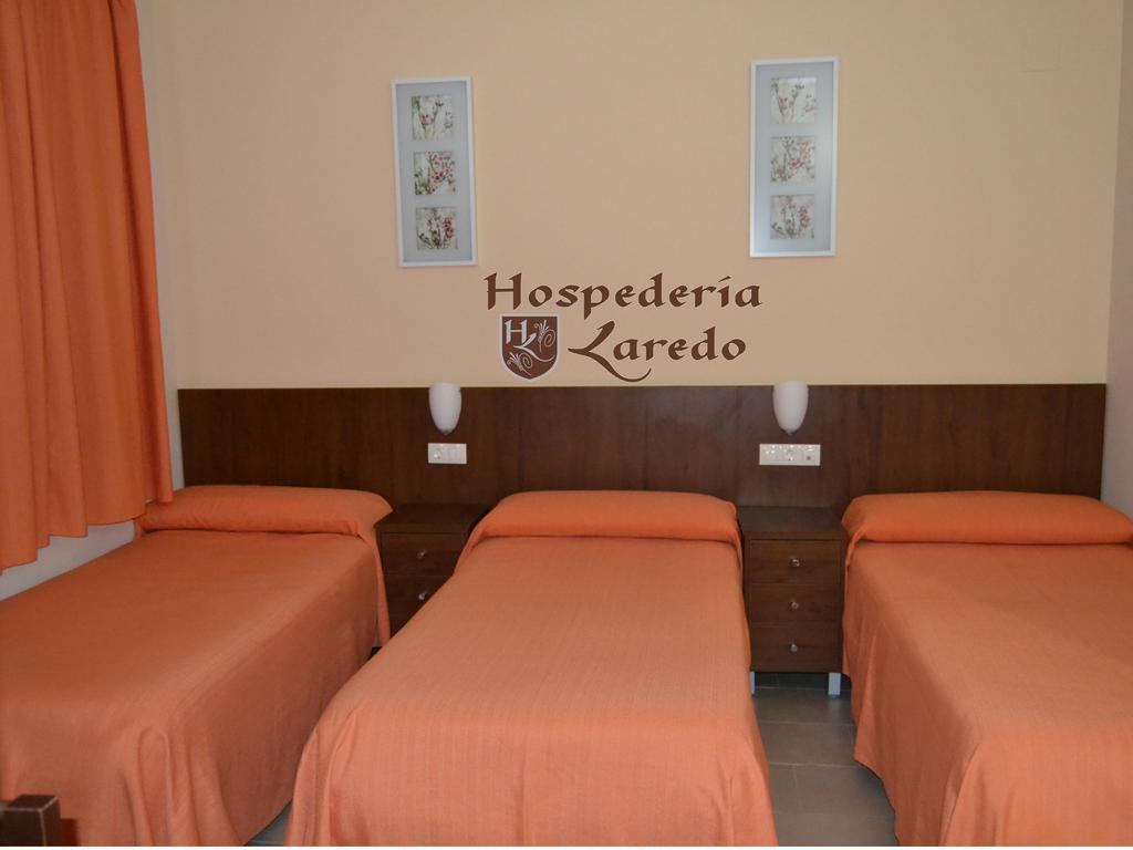 Hospederia Laredo Hotel Ла Карлота Екстериор снимка