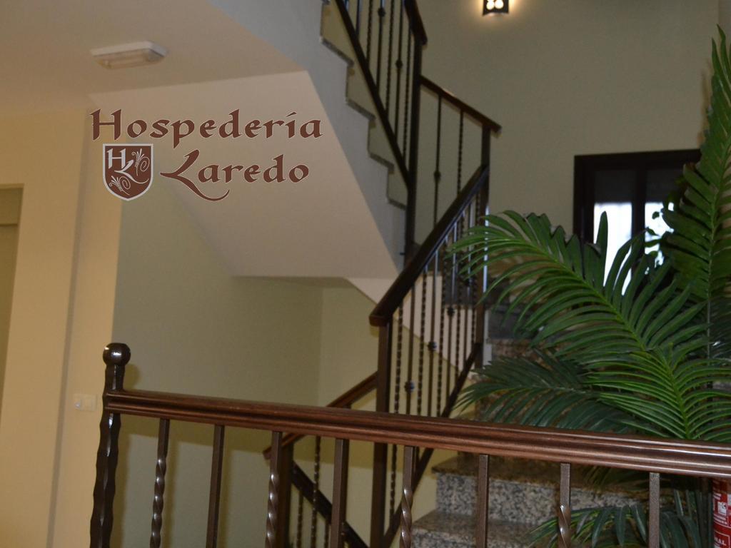 Hospederia Laredo Hotel Ла Карлота Екстериор снимка