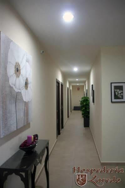 Hospederia Laredo Hotel Ла Карлота Екстериор снимка