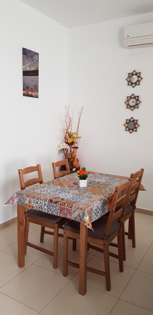 Hospederia Laredo Hotel Ла Карлота Екстериор снимка