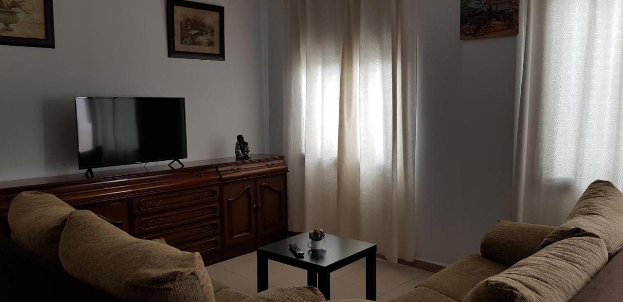 Hospederia Laredo Hotel Ла Карлота Екстериор снимка