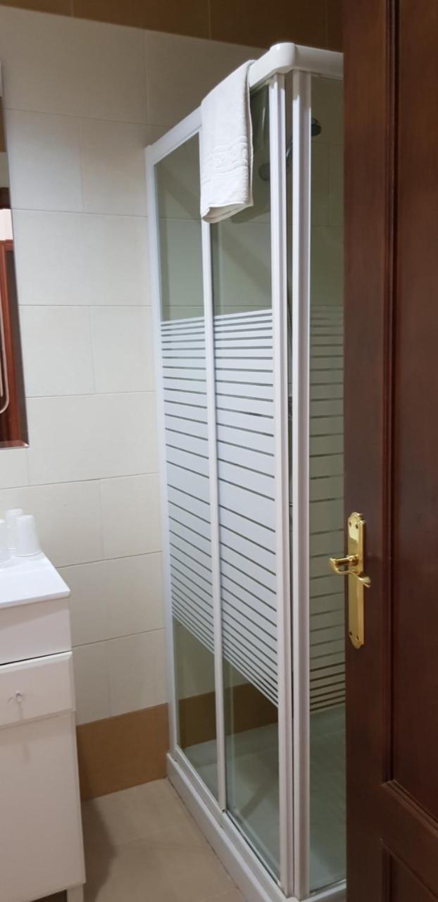 Hospederia Laredo Hotel Ла Карлота Екстериор снимка