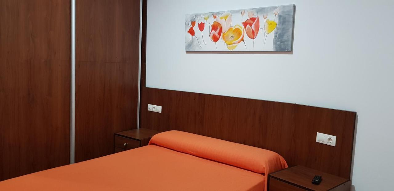 Hospederia Laredo Hotel Ла Карлота Екстериор снимка