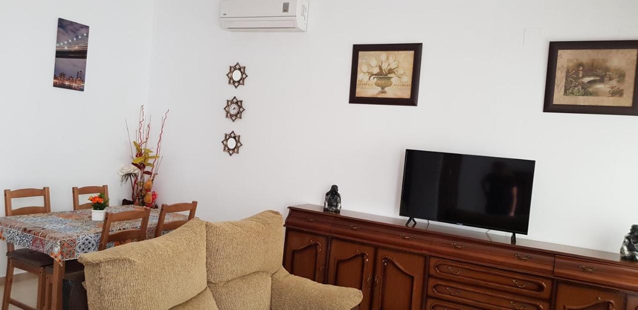 Hospederia Laredo Hotel Ла Карлота Екстериор снимка