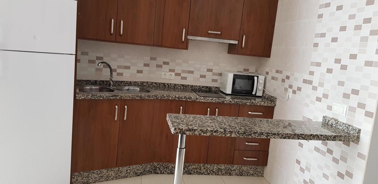 Hospederia Laredo Hotel Ла Карлота Екстериор снимка